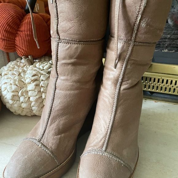 Yves Saint Laurent Ida Wedge Boots - Picture 2 of 13